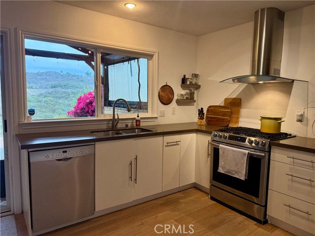 MLS #SR25225736 image #16