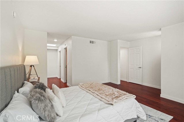 MLS #SR25225835 image #16