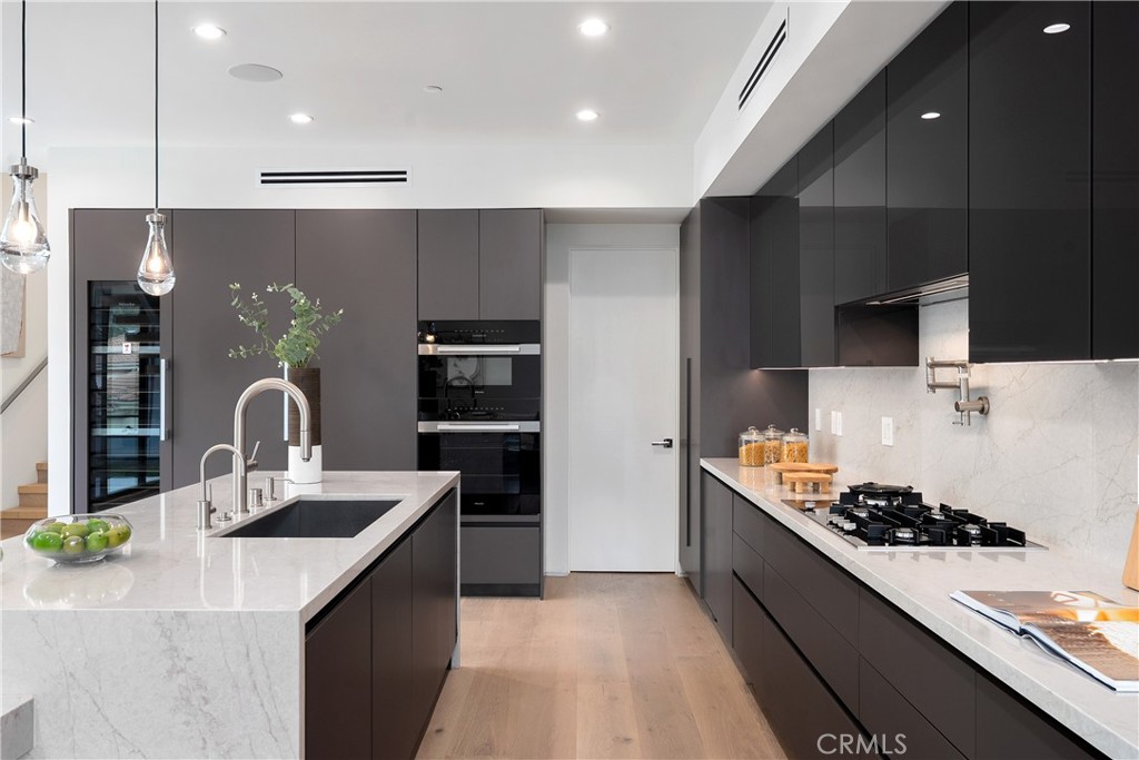 MLS #SR25225897 image #10