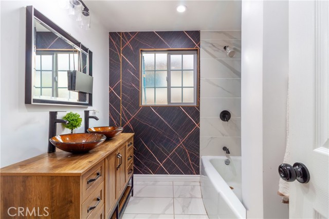 MLS #SR25227109 image #10