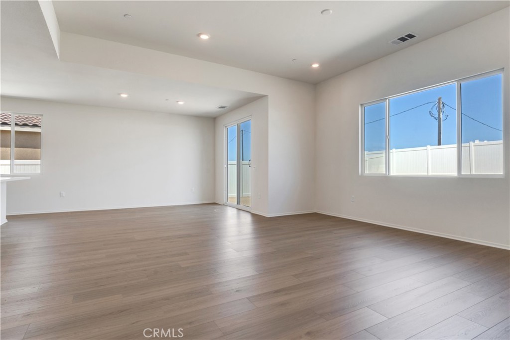 MLS #SR25228123 image #5