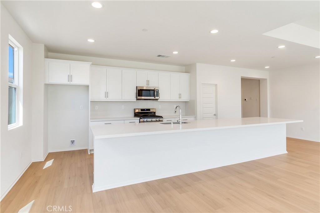 MLS #SR25228136 image #2