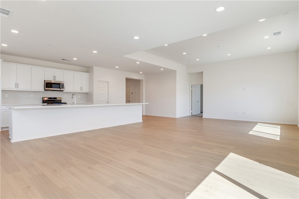 MLS #SR25228136 image #5