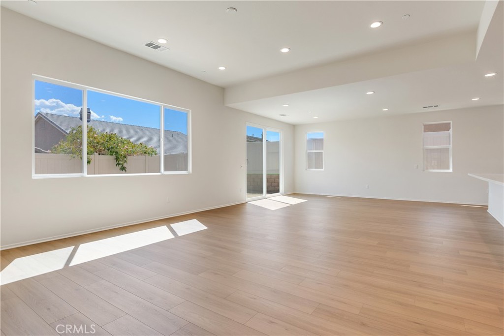 MLS #SR25228136 image #7