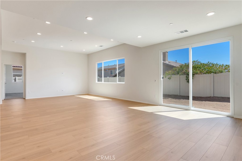 MLS #SR25228136 image #8