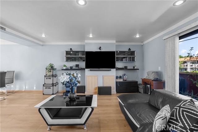 MLS #SR25228201 image #3