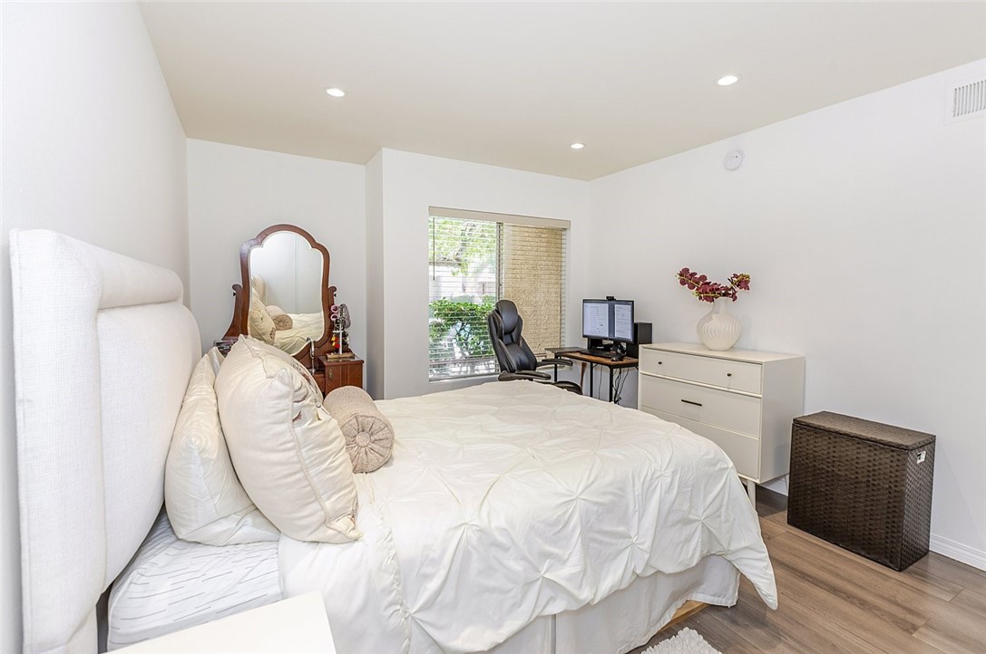 MLS #SR25228588 image #14