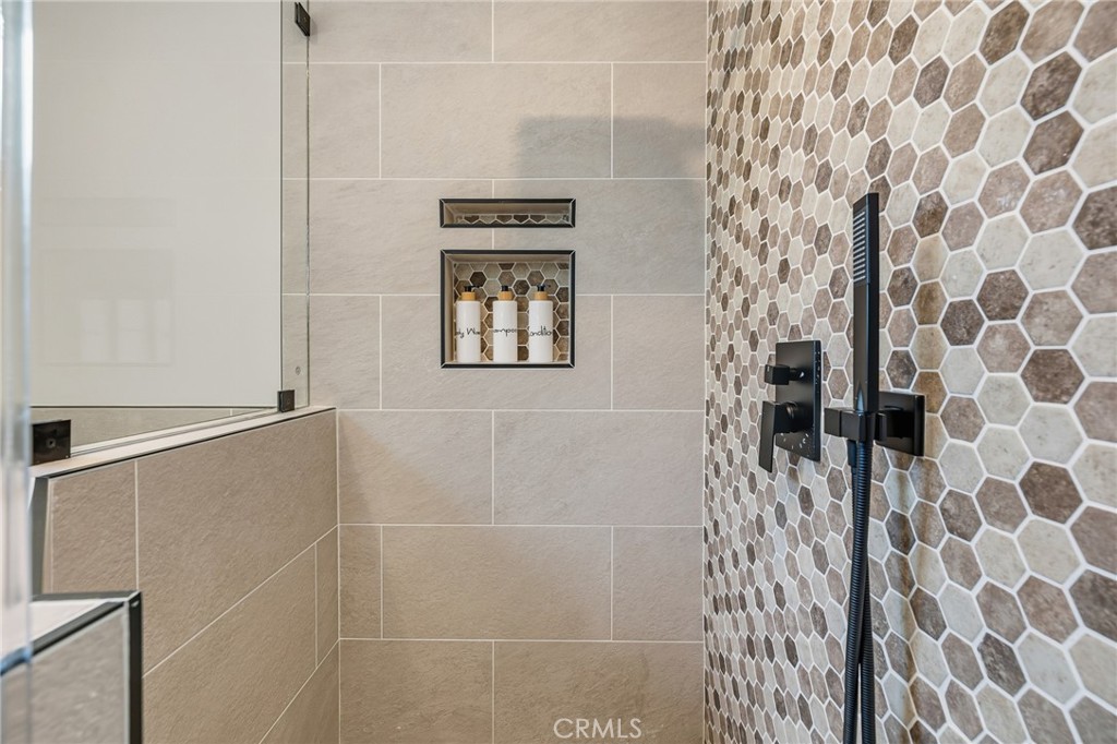 MLS #SR25229673 image #16