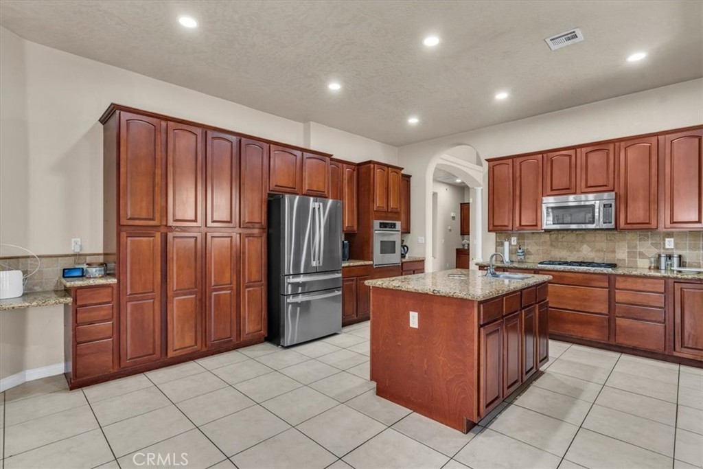 MLS #SR25230998 image #12