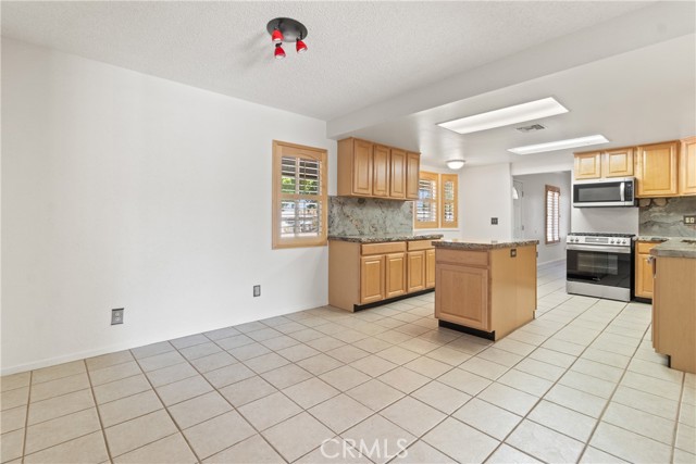 MLS #SR25231000 image #9