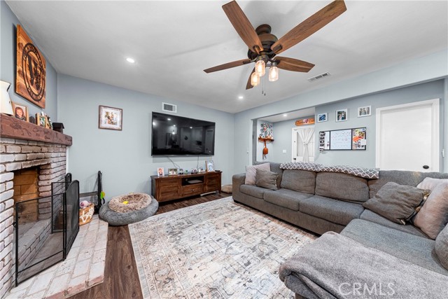 MLS #SR25231319 image #9