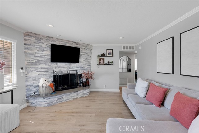 MLS #SR25231782 image #1
