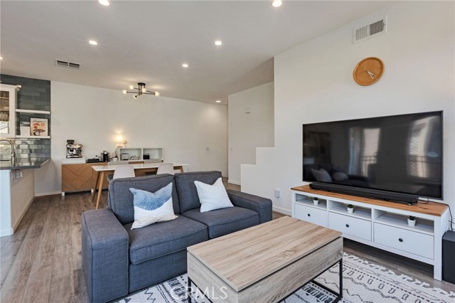 MLS #SR25231889 image #9