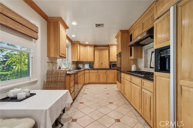 MLS #SR25231909 image #11