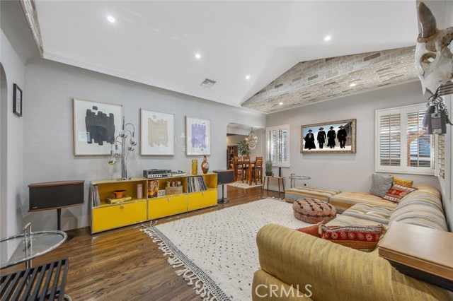 MLS #SR25232063 image #7