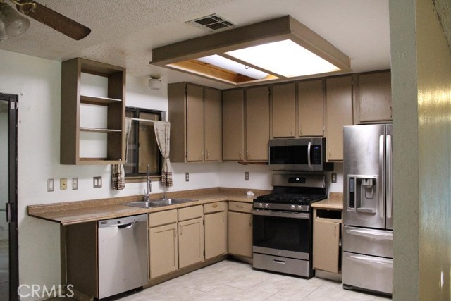 MLS #SR25232358 image #8