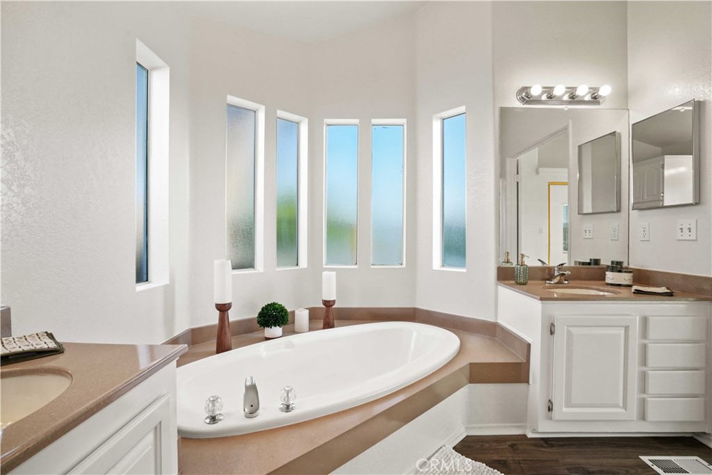 MLS #SR25232692 image #12