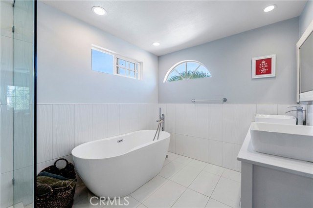 MLS #SR25233366 image #3