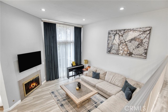 MLS #SR25234418 image #2