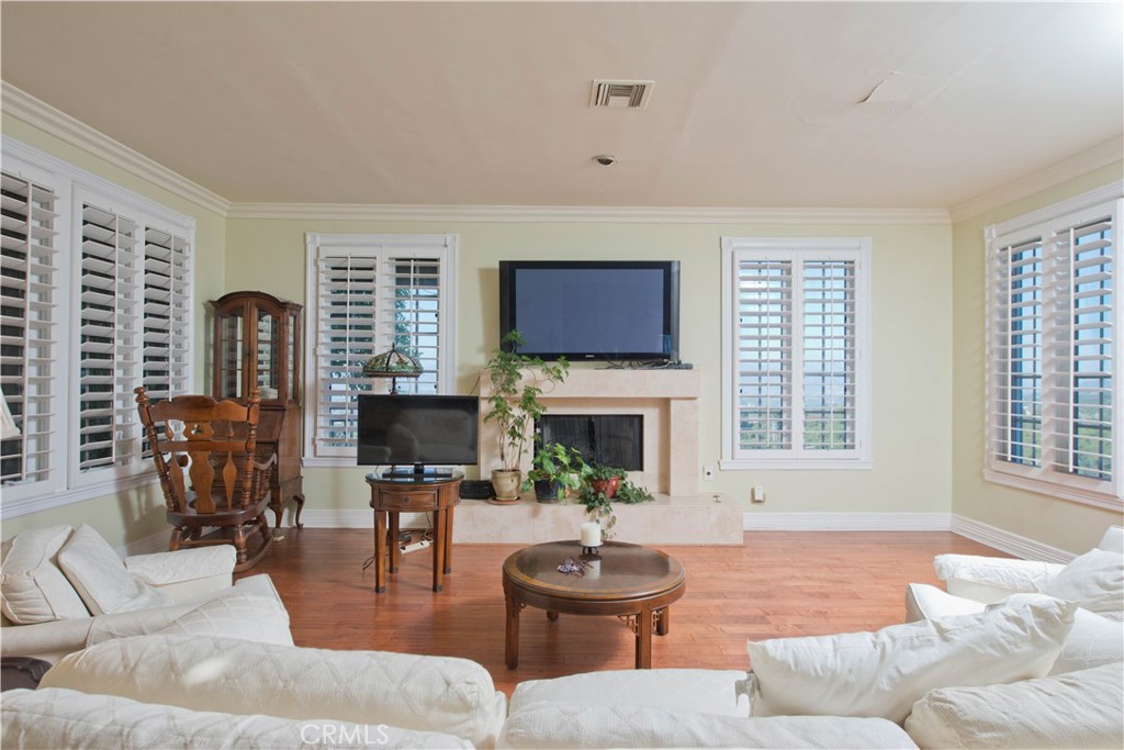 MLS #SR25235058 image #10