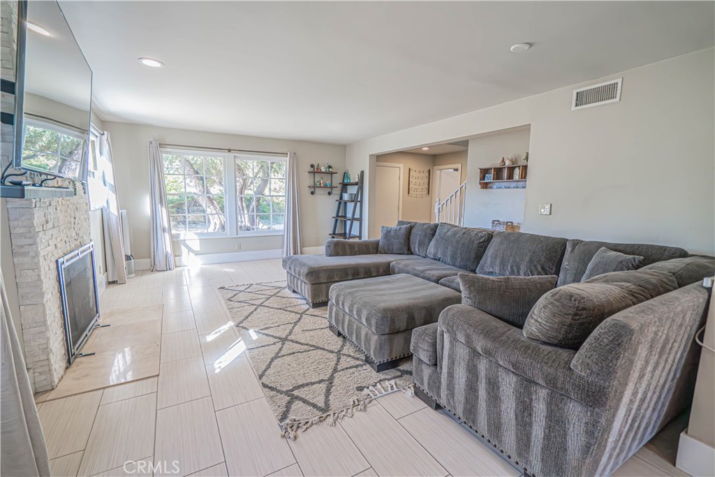 MLS #SR25235061 image #11