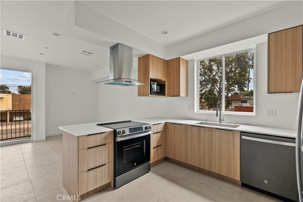 MLS #SR25235206 image #5