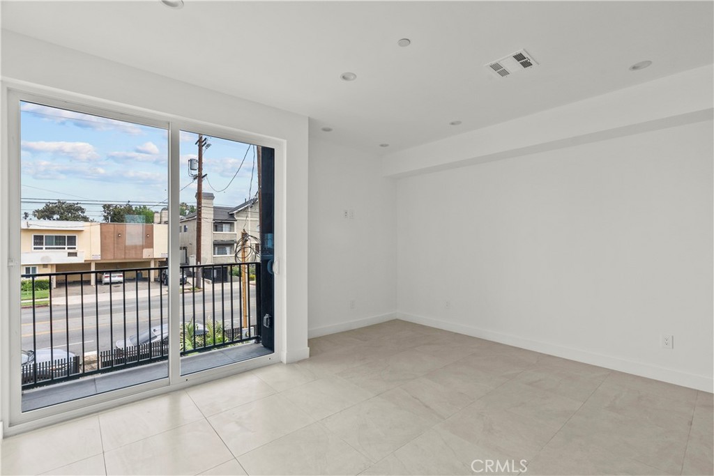 MLS #SR25235206 image #9