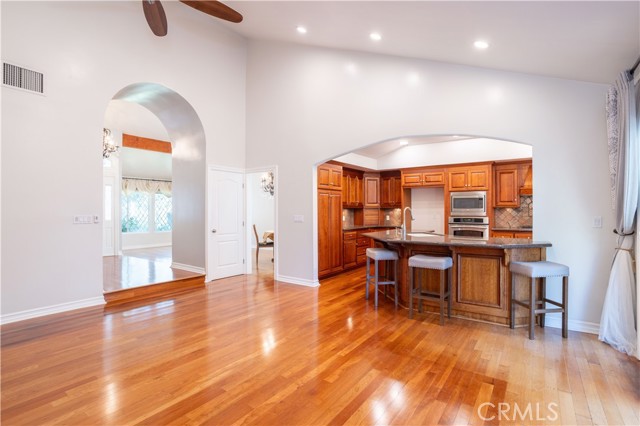 MLS #SR25236006 image #10