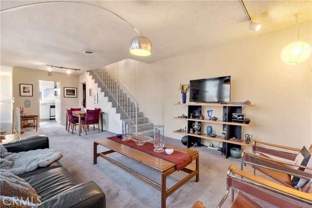 MLS #SR25236218 image #10