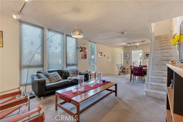 MLS #SR25236218 image #9