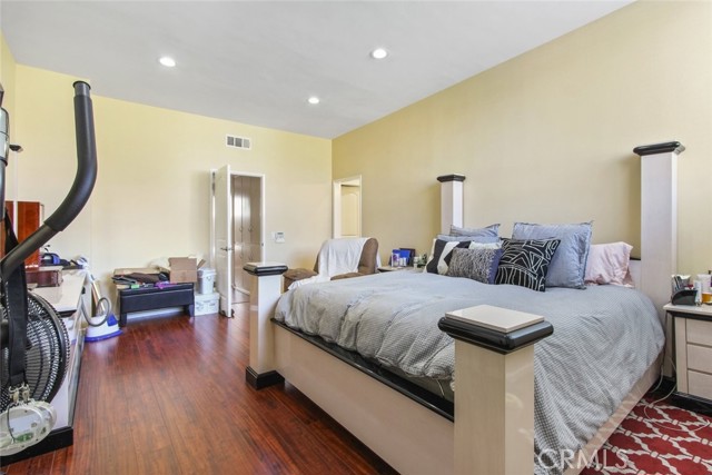 MLS #SR25236250 image #12