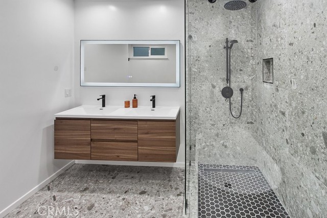 MLS #SR25236612 image #8