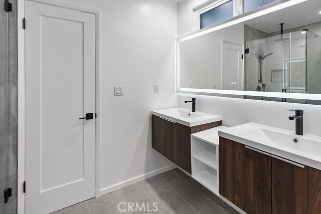 MLS #SR25236612 image #9