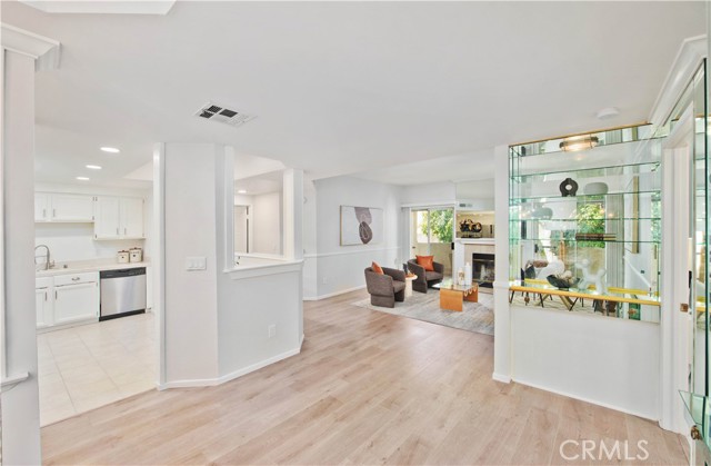 MLS #SR25236701 image #6