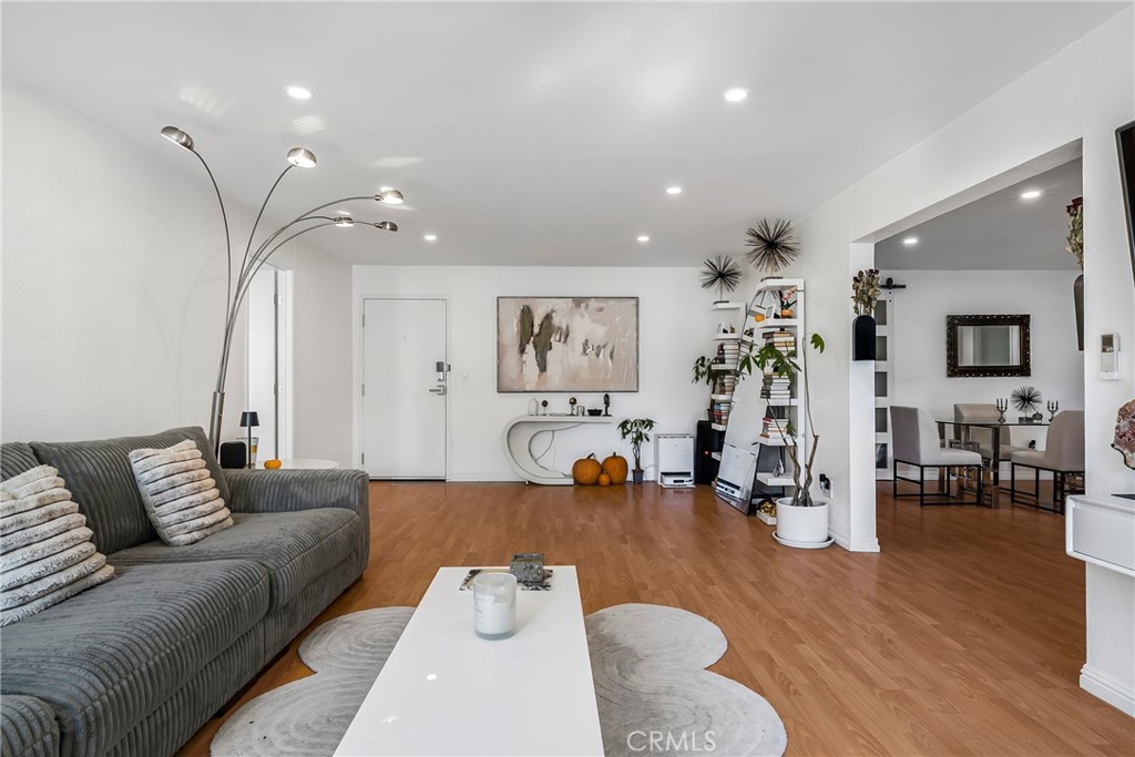 MLS #SR25236936 image #2