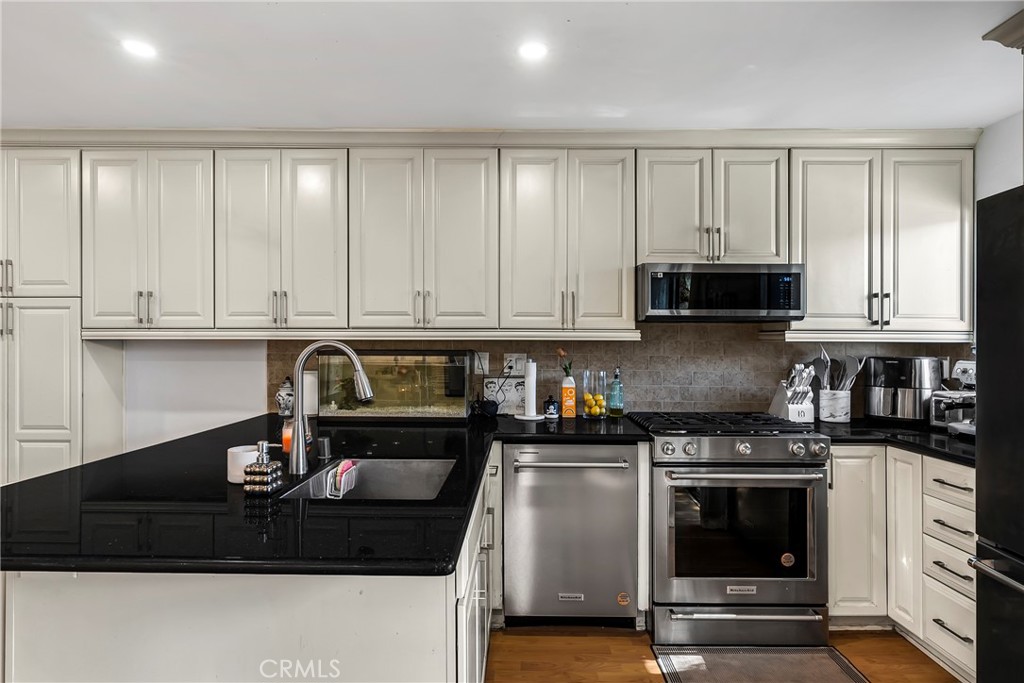 MLS #SR25236936 image #5