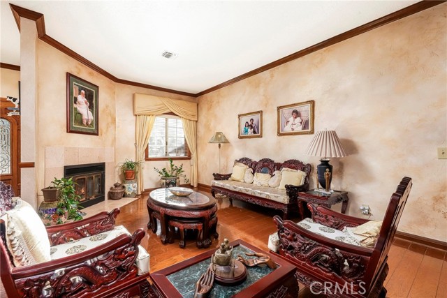 MLS #SR25236958 image #4