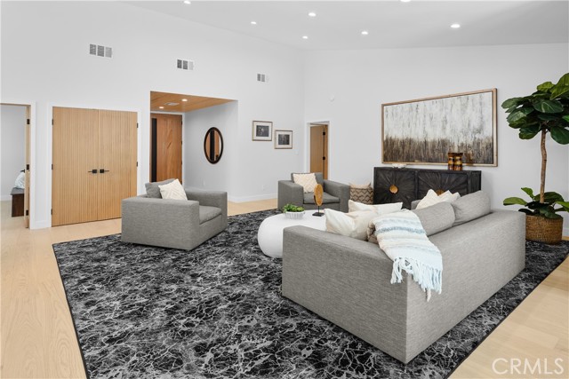 MLS #SR25237006 image #1