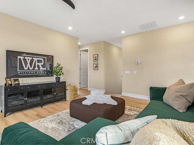 MLS #SR25237403 image #21