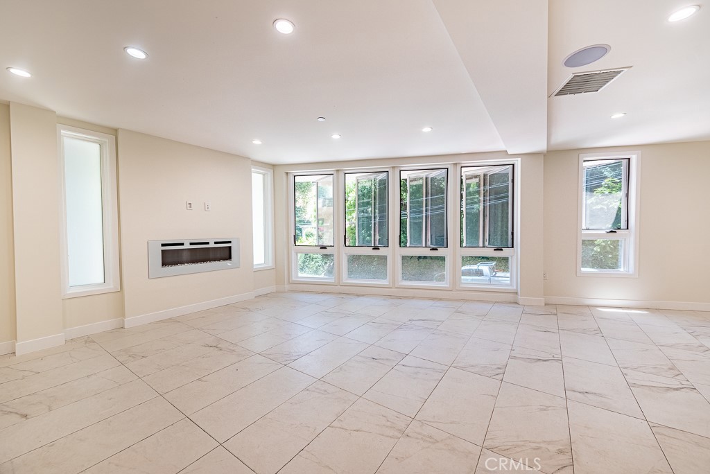 MLS #SR25237446 image #1