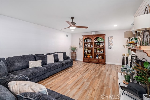 MLS #SR25238055 image #5