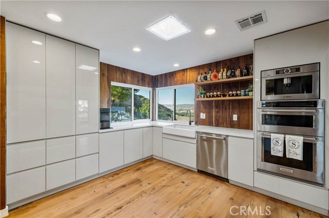 MLS #SR25238228 image #9