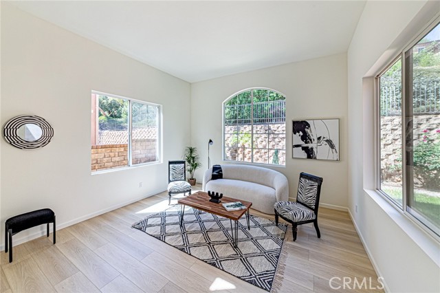 MLS #SR25238443 image #4