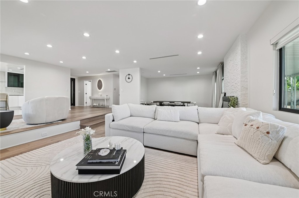 MLS #SR25238628 image #10