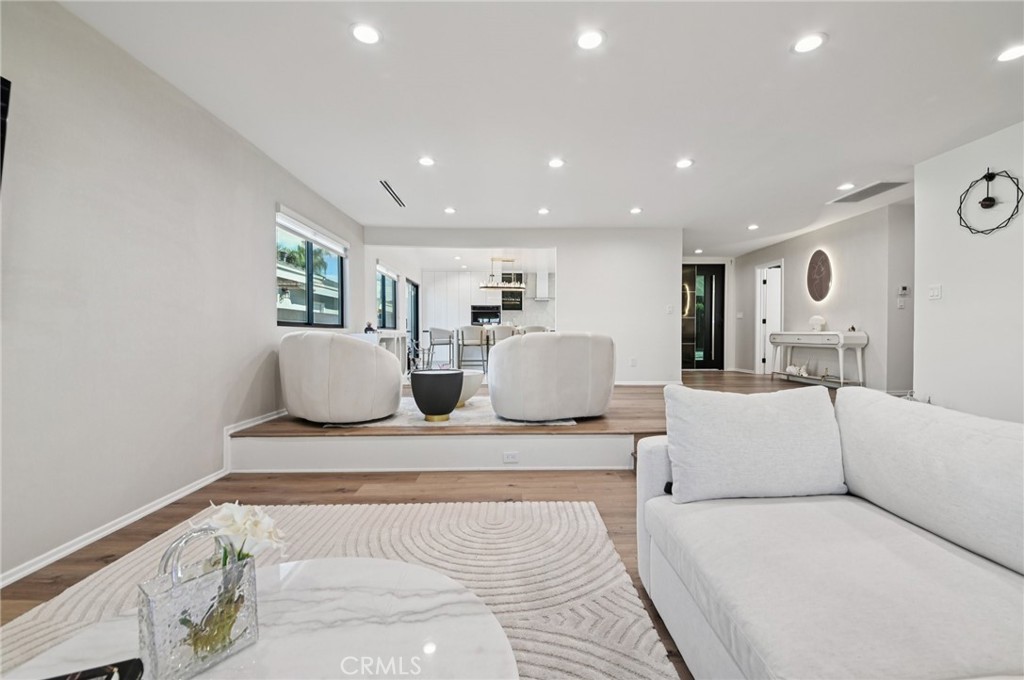 MLS #SR25238628 image #11