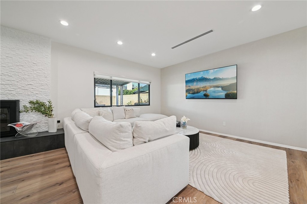 MLS #SR25238628 image #7