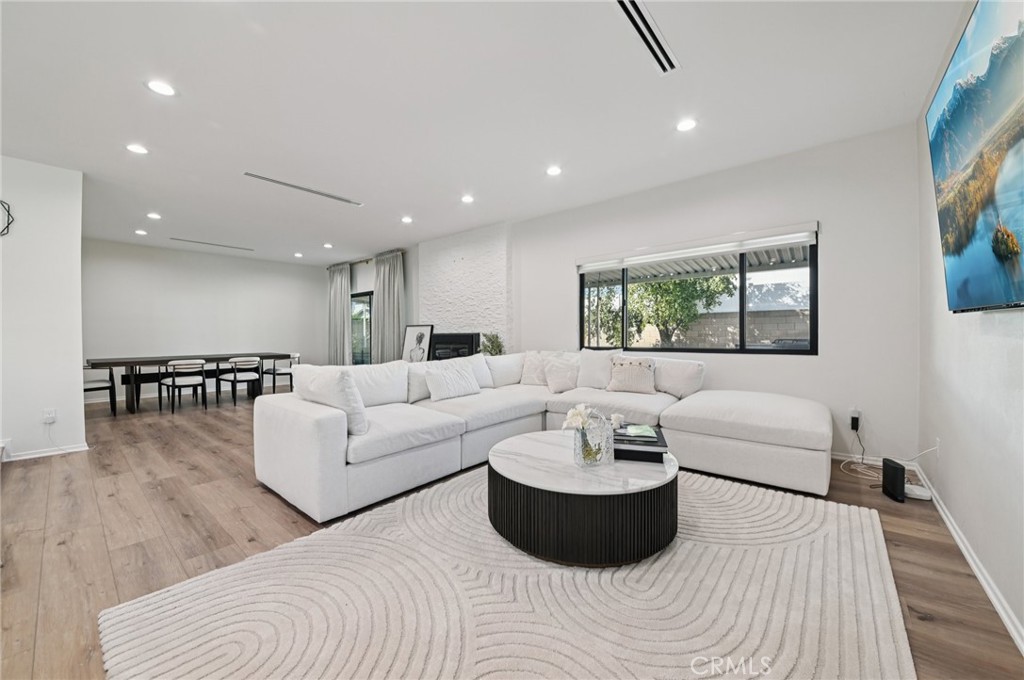 MLS #SR25238628 image #9