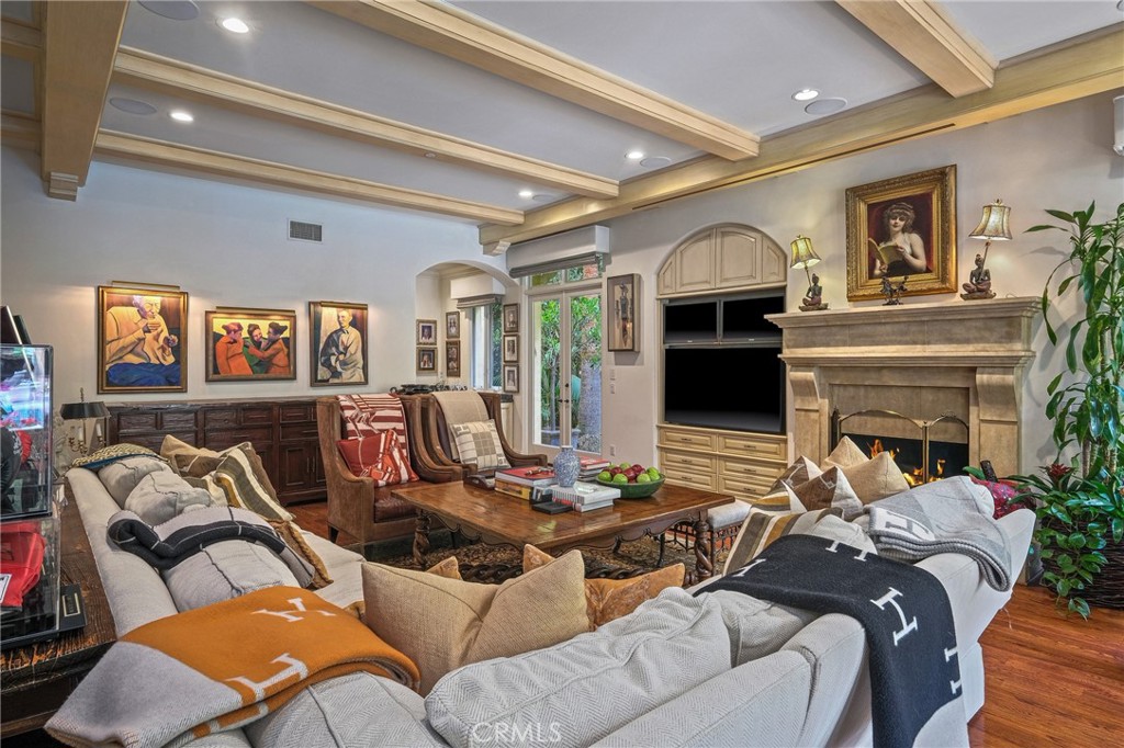 MLS #SR25238686 image #8