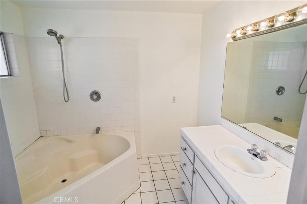 MLS #SR25238713 image #9