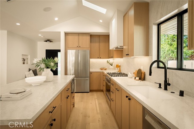 MLS #SR25238973 image #10